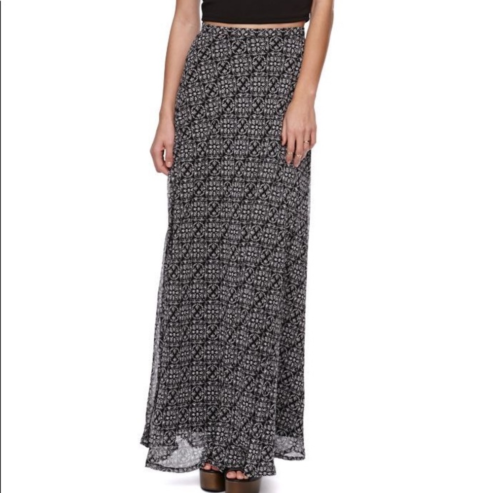 LA Hearts black flowy maxi skirt